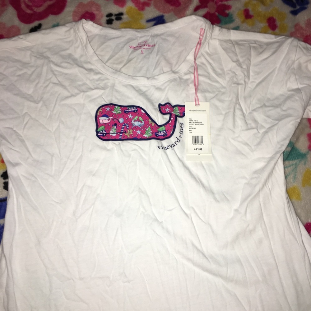 Vineyards vines tee
